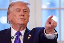 美国最高法院开庭审理出生公民权案 特朗普历史性出席