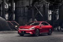 如何评价比亚迪宋suv？这款车的性能表现如何？