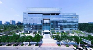 告别多副眼镜的困扰！专家解读：郑州中视眼科“新复明”手术如何一键重启年轻视界