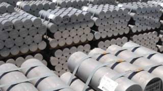 伊朗袭击铝生产商，在金属市场引发“冲击波”