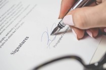 如何清楚代缴公积金的收费及相关问题？这些问题的影响范围有多大？