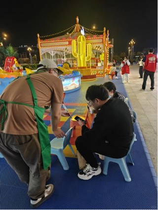 星巴克CEO年薪酬缩水4.5亿元！ 国内零工已取代咖啡师，店员下场推销成常态