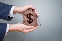 “十五五”规划纲要草案提出“稳步扩大中等收入群体规模”，如何实现？