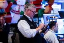 12月25日收盘：圣诞节前美股收高 标普指数创历史纪录