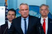 小罗伯特・F・肯尼迪的盟友瞄准各州，试图废除学龄儿童疫苗强制令