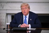 伊朗继续对海湾国家发动攻击 特朗普抨击北约盟友“懦弱”