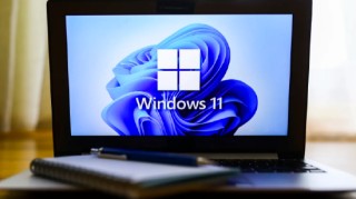 外盘头条：贝莱德加码押注AI股 比特币创新高 OpenAI收购AI初创企业io 特朗普政府接收卡塔尔赠送的飞机