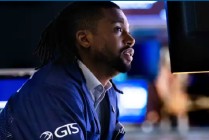 盘前：纳指期货跌0.6% 特朗普再发“最后通牒”