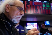 盘前：纳指期货涨0.3% 市场等待特朗普国情咨文演讲