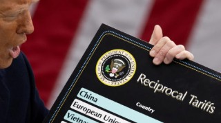 最高法院裁定特朗普关税违法，评估显示美国或需退还超1750亿美元税款