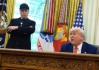 马斯克：我进退两难