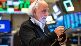 盘前：纳指期货涨0.6% 美联储鹰牌集体反水 12月降息悬了