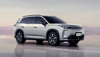 爆款焦虑下的“减法”：埃安推i60丐版，10万起能救市吗？