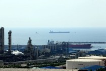 中东战争急剧升级 伊朗称油气设施遭到美以打击