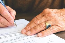 城镇职工怎样顺利完成医保报销？这种医保报销有哪些规定？