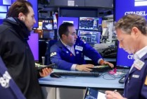 早盘：美股继续下滑 道指下跌逾200点