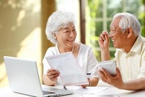 如何掌握社会养老缴费的正确方法？缴费过程中有什么要点？