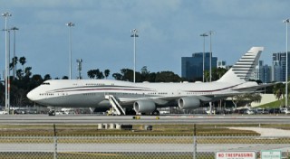 外盘头条：贝莱德加码押注AI股 比特币创新高 OpenAI收购AI初创企业io 特朗普政府接收卡塔尔赠送的飞机