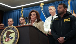 华盛顿枪击案嫌犯面临谋杀指控 特朗普誓言扩大对移民的打击