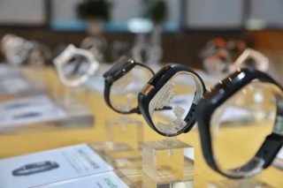 营收增加78.5%股价却腰斩，估值仅剩3亿美金的华米撑不起高端野心