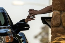 星巴克推新款能量饮料和抹茶饮品，欲吸引顾客午后到店消费