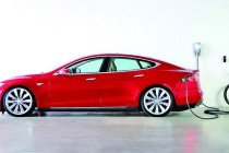 雨天驾驶如何保持车辆稳定性？