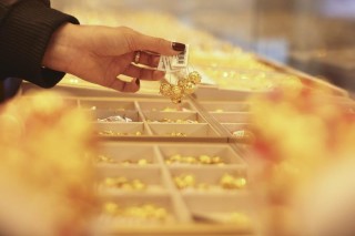 美伊达成临时停火协议，金价创三周新高，油价跌破100美元，全球股市大反弹