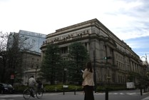 日本央行连续第二次会议维持利率不变，特朗普关税措施威胁其出口