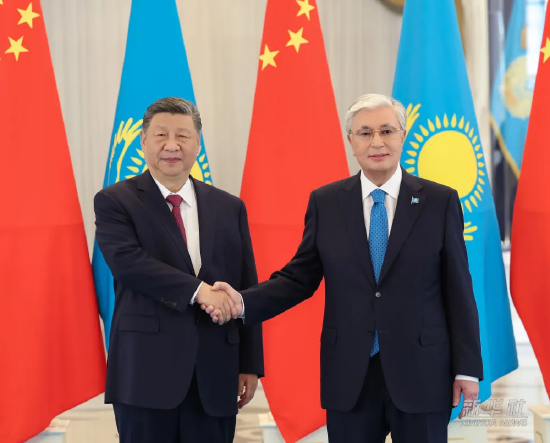 习近平同哈萨克斯坦总统托卡耶夫会谈  第1张