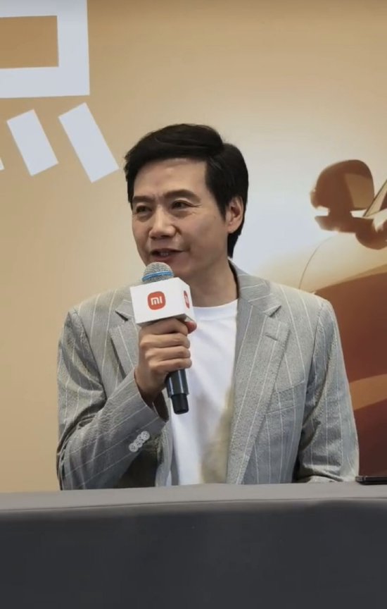 雷军：一些人说我们自研芯片产品卖不动，瞎扯  第1张