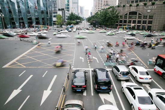 最高法拟规定乘客“开门杀”保险也要赔 业内:车险定价中的“从人”因素将增加 第1张 最高法拟规定乘客“开门杀”保险也要赔 业内:车险定价中的“从人”因素将增加 第1张