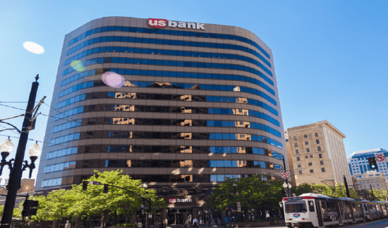 12月3日外盘头条：亚马逊推出最新自研芯片 花旗扩充投资级债券交易团队 特朗普拟将禁入令扩大至约30个国家  第6张