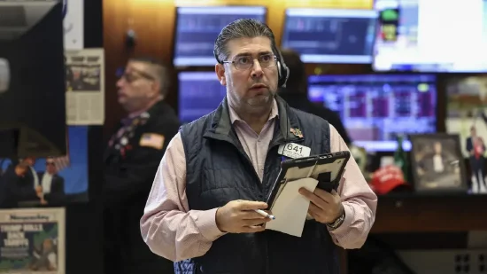 尾盘：美股维持涨势 道指上涨450点  第1张