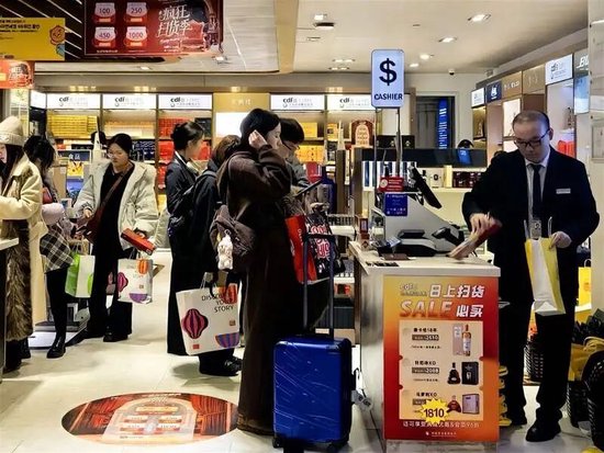 日上免税行26年后告别上海机场,免税行业正经历“大洗牌” 第2张 日上免税行26年后告别上海机场,免税行业正经历“大洗牌” 第2张