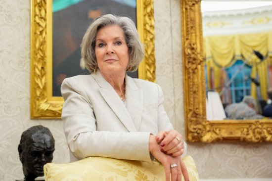 瘾君子、右翼狂热分子、阴谋论者——白宫幕僚长惊爆特朗普核心圈秘事 第1张 瘾君子、右翼狂热分子、阴谋论者——白宫幕僚长惊爆特朗普核心圈秘事 第1张