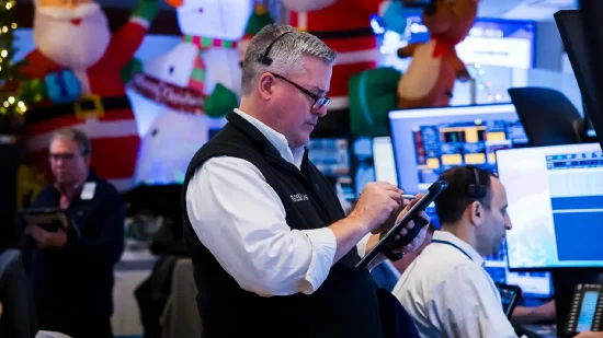 12月25日收盘：圣诞节前美股收高 标普指数创历史纪录  第1张
