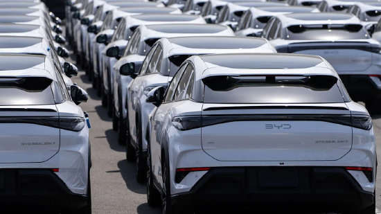 比亚迪有望首次超越特斯拉，登顶全球新能源汽车销冠  第1张