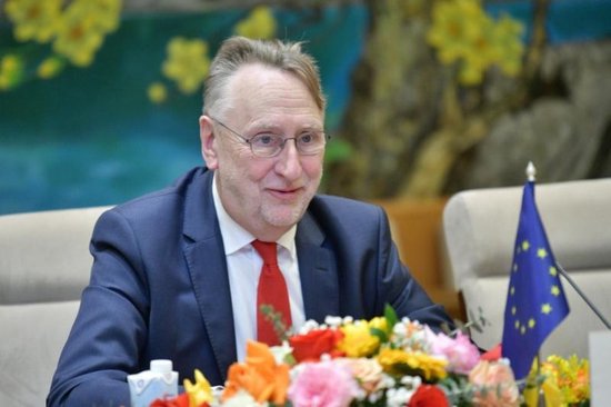 特朗普威胁加征关税，多名欧洲议会要员支持对美动用“反胁迫工具”  第2张