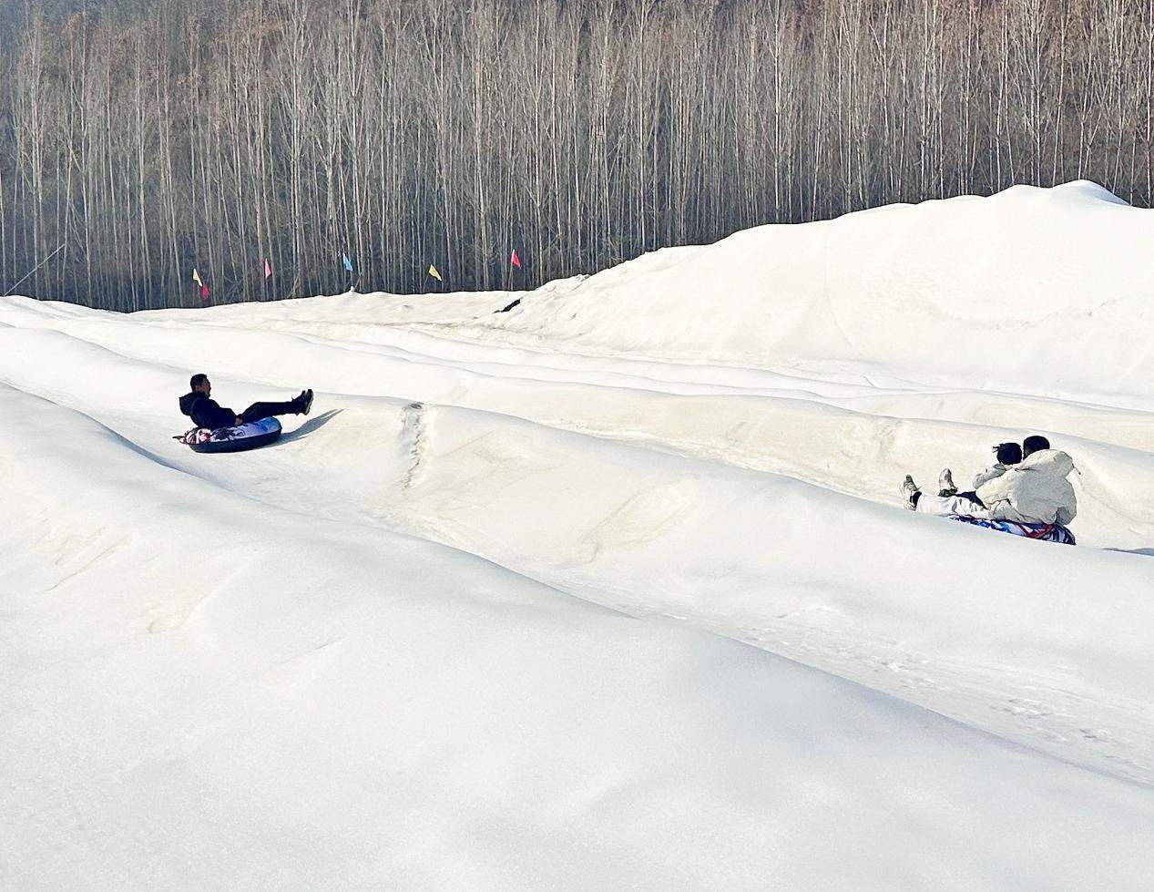 河北青龙:家门口的“冰雪乐园”开启群众过年新模式 第3张 河北青龙:家门口的“冰雪乐园”开启群众过年新模式 第3张