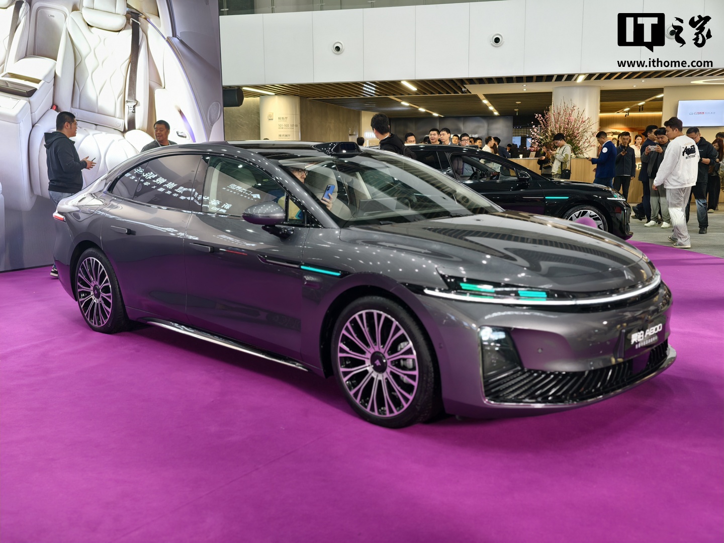 广汽昊铂 A800 豪华轿车上市:华为乾崑 ADS 4.1 加持,置换补贴价 16.48 万-27.48 万元 第2张 广汽昊铂 A800 豪华轿车上市:华为乾崑 ADS 4.1 加持,置换补贴价 16.48 万-27.48 万元 第2张