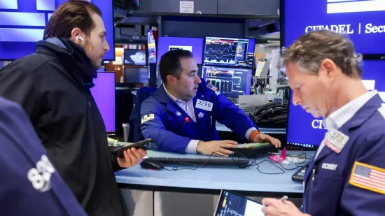 午盘：美股小幅上扬 道指上涨约100点  第1张