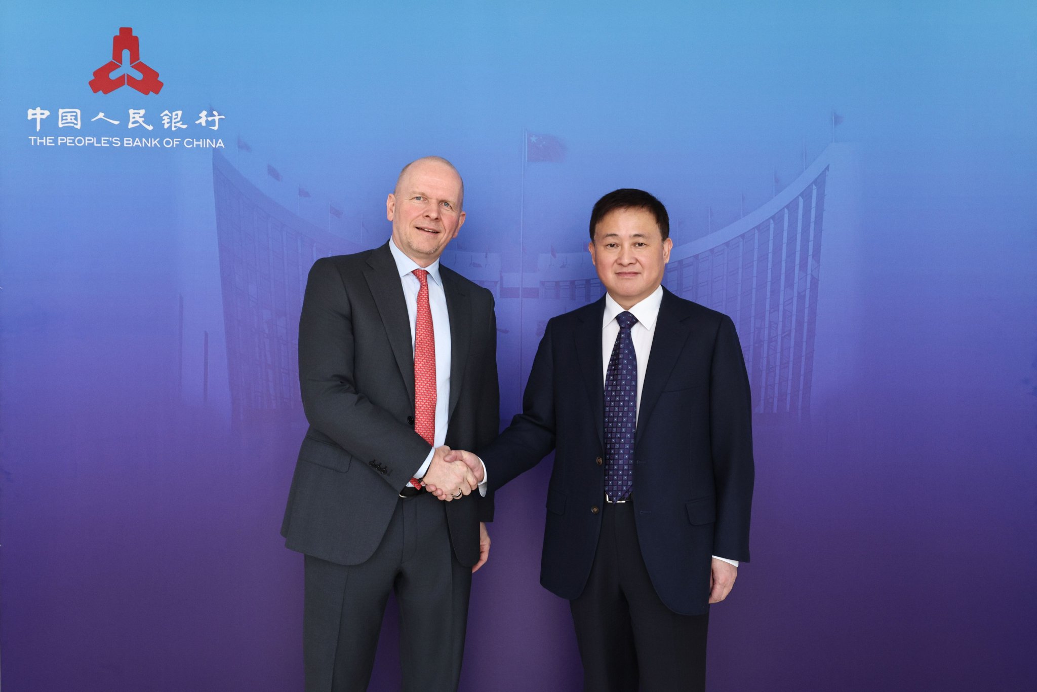 中国人民银行行长潘功胜分别会见国际金融机构负责人  第3张