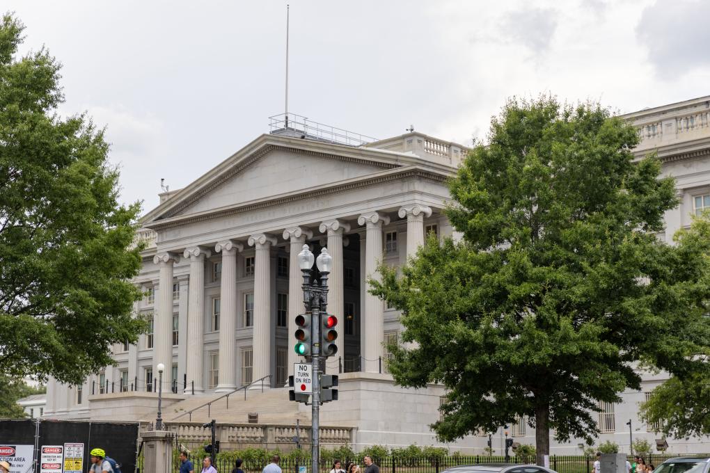 美元纸币将破天荒印现总统签名 特朗普最新“留痕”遭调侃 第1张 美元纸币将破天荒印现总统签名 特朗普最新“留痕”遭调侃 第1张