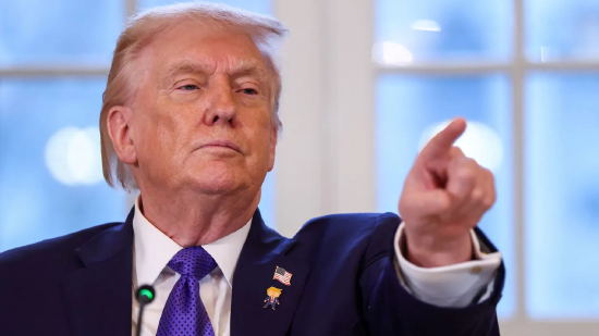 美国最高法院开庭审理出生公民权案 特朗普历史性出席  第1张